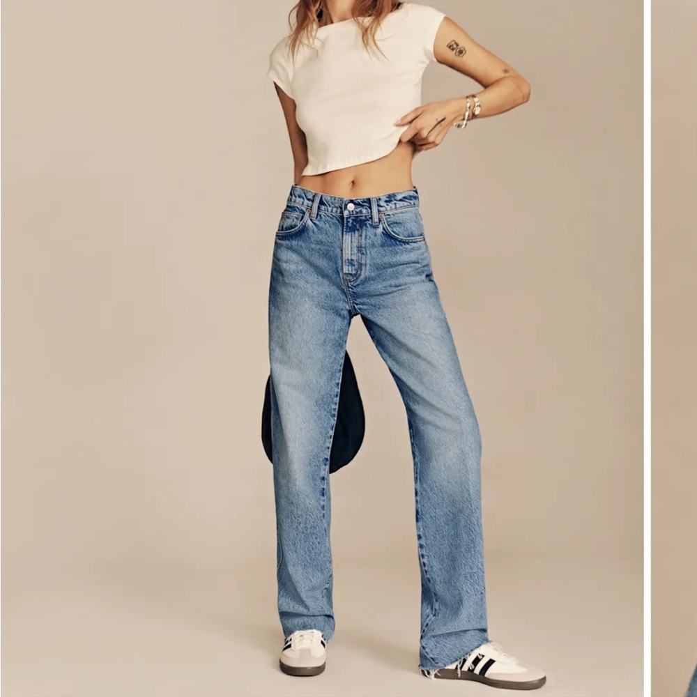 Reformation Val 90s Mid-Rise Straight Leg Jeans. Size 25.
